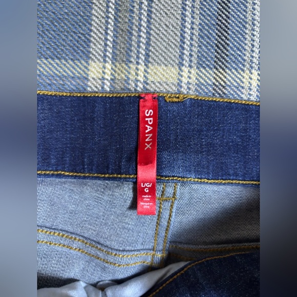 Spanx Blue High Rise Flare Leg Jeans Midnight Large - Picture 8 of 10